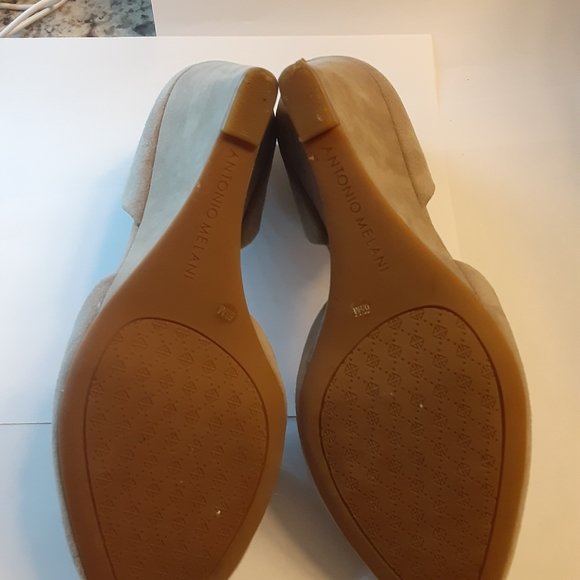 Antonio Melani D'orsay tan wedges size 6.5 - Picture 3 of 3